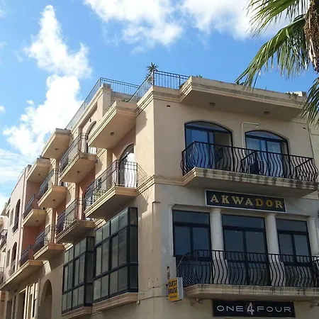 Akwador 3*