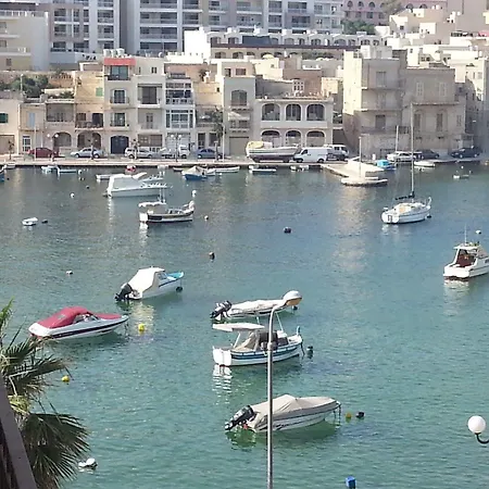 Akwador 3*